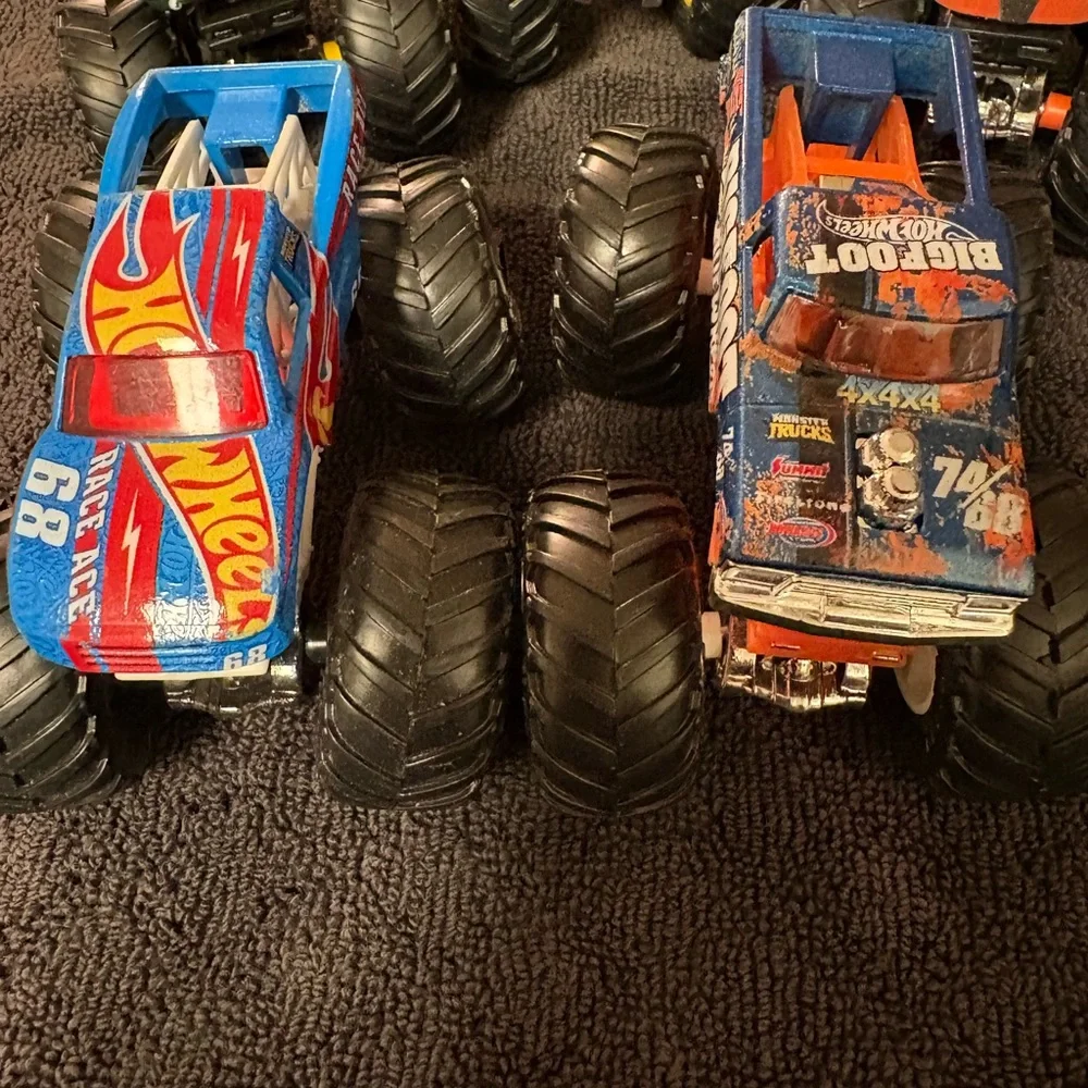 5 Hot Wheels Monster Truck Toy lot. Multicolors.